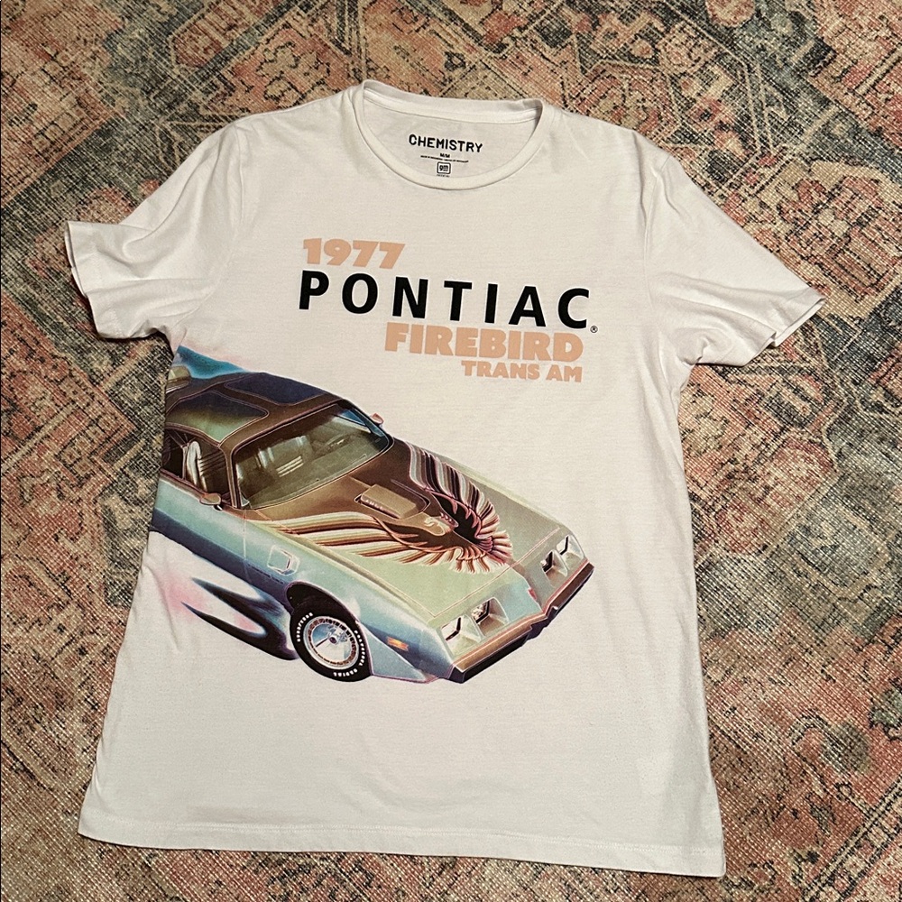🚨SALE Chemistry White Graphic Tee 1977 Firebird medium